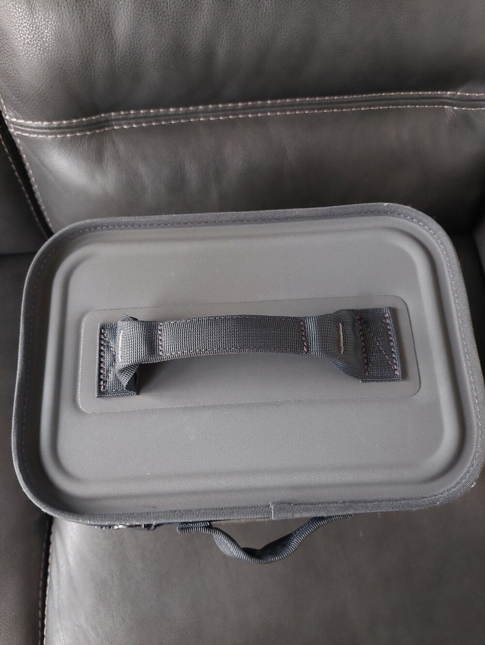 Yeti Navy and Gray Cooler New Without Tags - Picture 7 of 13